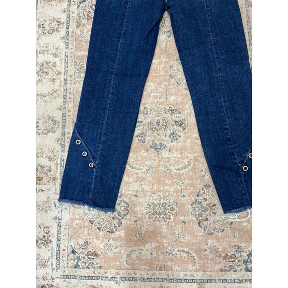 7 For All Mankind Edie Straight Leg Jeans Size 27 Raw Hem Eyelet Detail - Picture 5 of 10